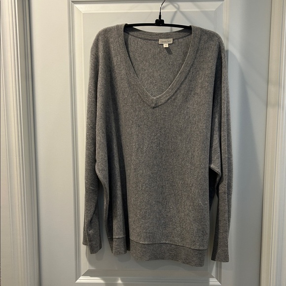 Garnet Hill Sweaters - Garnet Hill Charcoal Cashmere V-Neck Women's Sweater Large